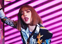 Lisa (BLACKPINK) released solo MV LALISA: Pole dancing shows off her &quot;eye-catching&quot; body, wearing ethnic clothes like a queen