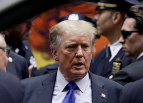 Trump bất ngờ thăm sở cứu hỏa New York