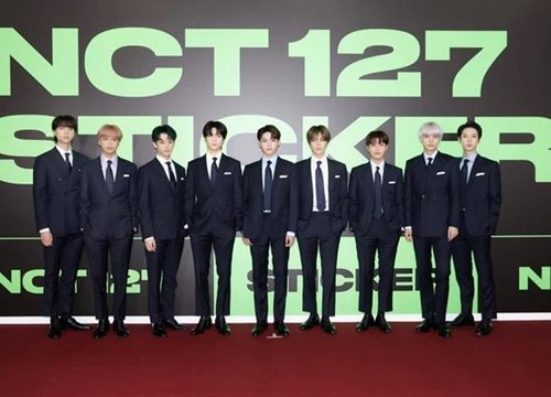 NCT 127 chiêu đãi cả bữa tiệc visual nhưng vẫn có 1 đặc sản khiến netizen phải hoang mang