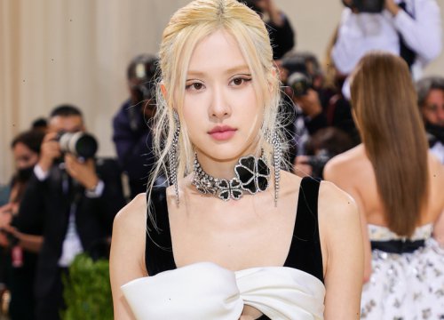 Rosé chia sẻ về lần đầu dự thảm đỏ thời trang lớn nhất thế giới