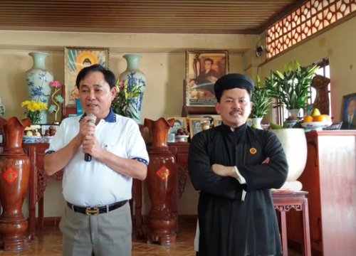 Bị liên hoàn kiện từ sao Việt, bà Phương Hằng bất ngờ được Công an báo chuyện mừng về "tình tin đồn"