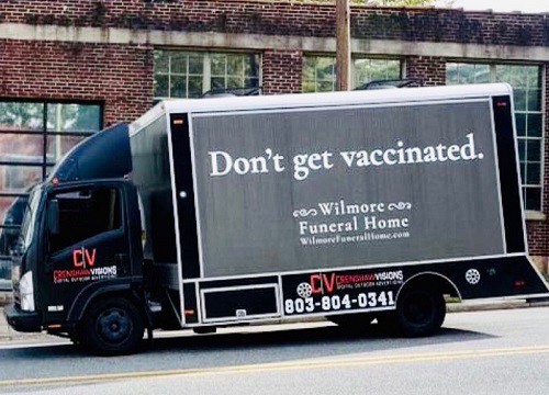 "Đừng tiêm vaccine": Chiếc xe tải với thông điệp kỳ lạ gây bão cả nước Mỹ nhưng chẳng thấy ai phẫn nộ, bởi đằng sau nó là một ý tưởng thiên tài