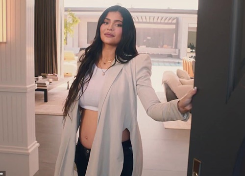 Kylie Jenner khoe biệt thự 36,5 triệu USD, bên trong có gì mà khiến netizen choáng ngợp?