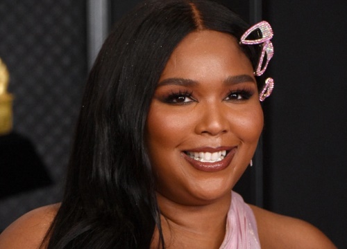 Lizzo lên án nạn phân biệt chủng tộc