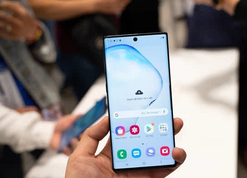 Thiếu gia Đại Nam với tài sản 6000 tỷ dùng smartphone gì?