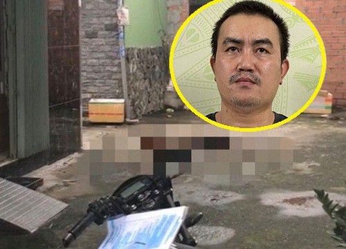 Xuất hiện clip nghi phạm chém lìa đầu hàng xóm rồi lạnh lùng đi về nhà, người dân hoảng loạn đóng kín cửa