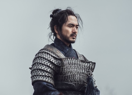 'Bulgasal': Yêu hận tình thù 600 năm, Lee Jin Wook tìm kiếm Kwon Nara đến tận cùng trái đất