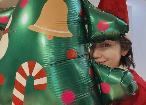 Park Shin Hye giấu bụng bầu lộ diện vào dịp đón năm mới, gương mặt thay đổi thấy rõ khi mang thai