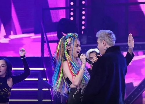 Thí sinh Rap Việt công khai bạn trai trên sân khấu