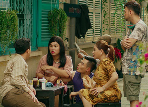'Hẻm cụt' đạt top 1 trending, Trấn Thành vội vàng livestream mếu máo đến tội