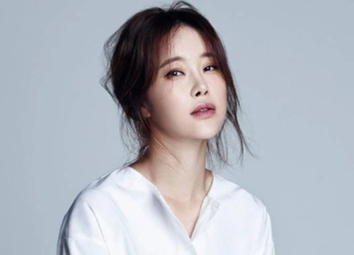 Baek Ji Young - Vực dậy ngoạn mục sau khi bị quản lý tung clip nhạy cảm, chồng bị bắt