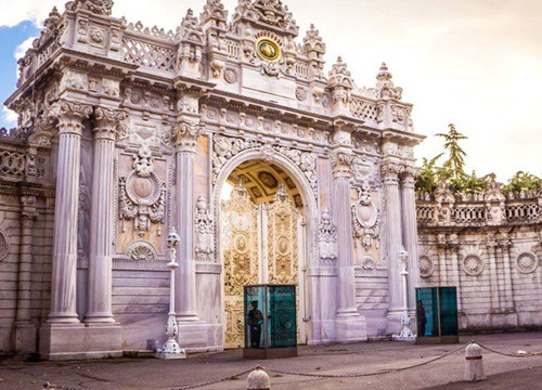Cung điện Dolmabahce Trái tim bên bờ vịnh Bosphorus