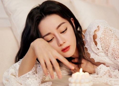 Địch Lệ Nhiệt Ba đẹp dịu dàng