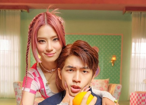 Hoàng Yến Chibi lần đầu tiên trình diễn ca khúc Ừ! Em xin lỗi