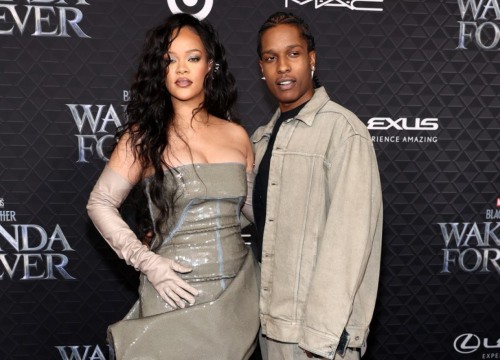 Rihanna lên đồ gợi cảm dự sự kiện cùng bạn trai rapper
