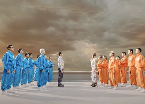 Lời bài hát Kiềng Ba Chân - Hoàng Thuỳ Linh x Karik x HP (Lyrics)