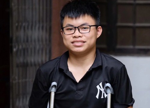 'Chú lính chì' phải cưa chân ngày thi tốt nghiệp đã được lắp chân giả mới