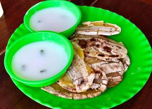 Chuối đập nước cốt dừa - món ăn chơi dân dã một khi đã thử là không muốn ngừng