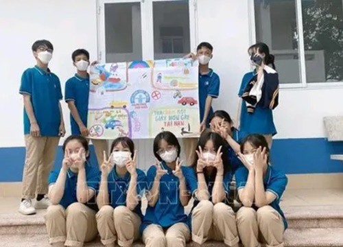 Dạy kiến thức song song rèn kỹ năng sống cho học sinh