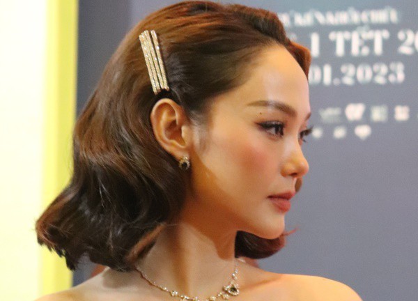 Minh Hằng: Chồng không xem 'cảnh nhạy cảm' của tôi
