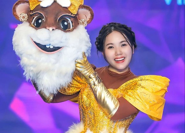 "Tí Nâu" Thùy Chi: Từng dừng sự nghiệp vì bị chê hát không hay như thu âm, "lột xác" ngoạn mục sau hơn 15 năm ca hát