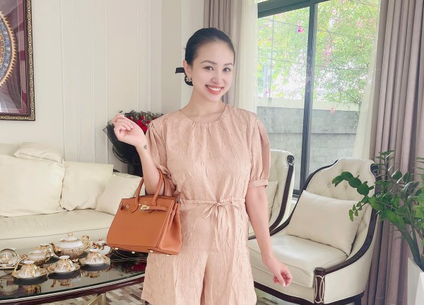 Ngắm chốn đi về của 2 mỹ nhân đình đám đóng 'Nhật ký Vàng Anh'