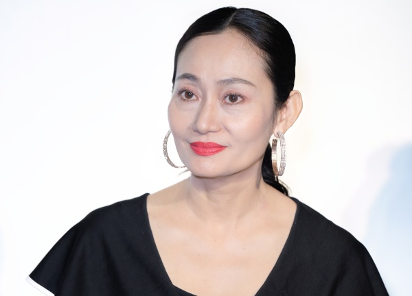 NSƯT Hạnh Thúy: Có ngồi trên đống tiền tôi cũng không sang được