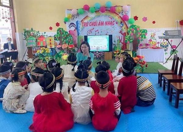 Áp lực khi là 'bà giáo' mầm non
