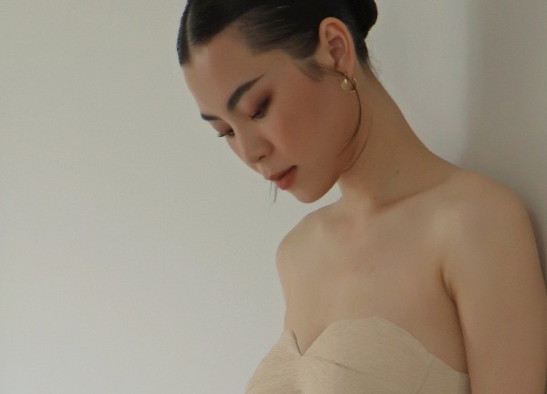 Hóa nàng thơ với váy đầm dáng suông organza mùa xuân