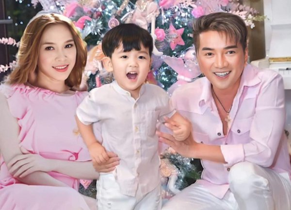 Dam Vinh Hung caused confusion when he published pictures with My Tam and his son as a warm family?