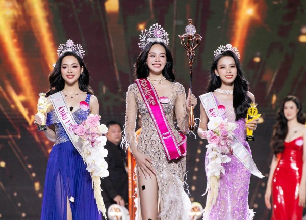 'Loạn' hoa hậu năm 2022: 30 cuộc thi, ồn ào sai phạm, mua bán giải