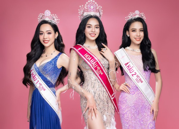 Bộ ảnh đầu tiên của Top 3 Hoa hậu Việt Nam: Thanh Thuỷ đẹp ngọt ngào, 2 Á hậu có thần thái thế nào?