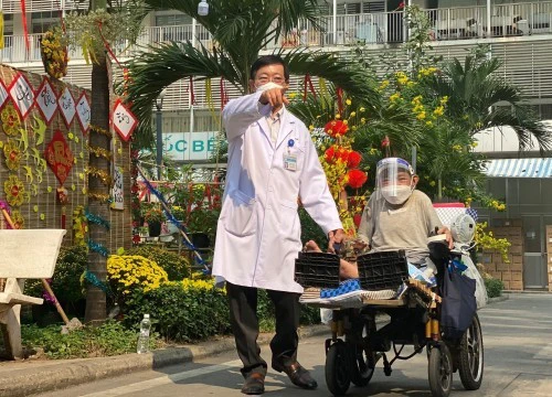 Kỹ sư xây dựng sống nhờ hành lang Bệnh viện Chợ Rẫy suốt 10 năm