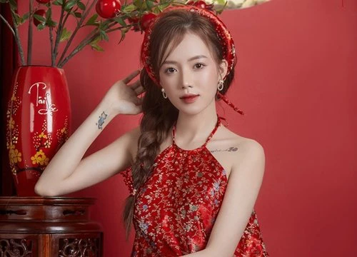 Loạt ảnh thời "trẻ trâu" của các bóng hồng streamer, dậy thì xuất sắc, nhan sắc thay đổi khó tin!