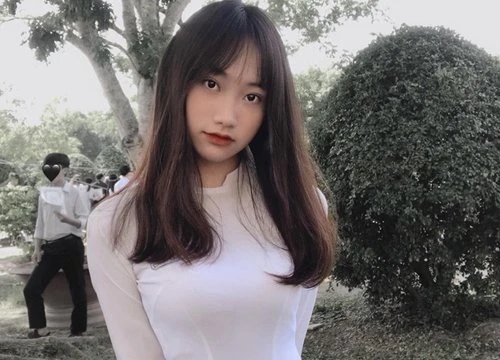 Nhan sắc tựa nữ thần của bạn gái các tuyển thủ eSports Việt Nam