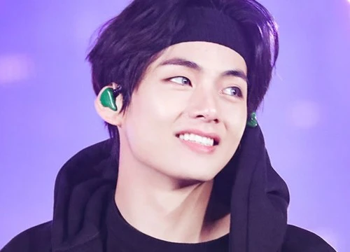V (BTS) có pha giành mic phát biểu cực gắt trên đất Mỹ, phản ứng của đồng đội ra sao?