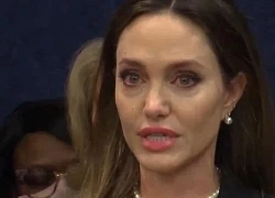 Angelina Jolie wears a ring on her ring finger and bursts into tears, what&#39;s going on?