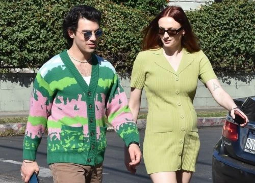 Diễn viên Sophie Turner mang bầu con thứ 2