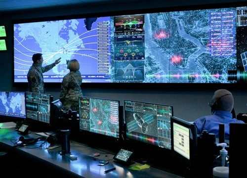 Phát súng đầu tiên trong xung đột Ukraine có thể ở trên... vũ trụ