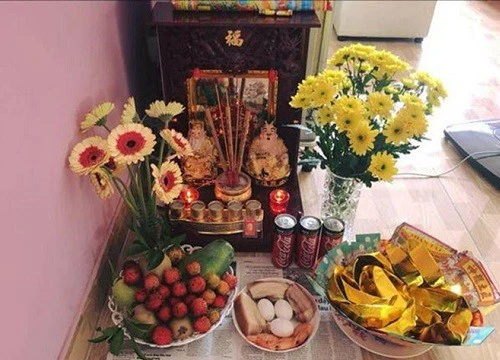 Ông Thần Tài trên bàn thờ đặt bên trái hay bên phải? Có rất nhiều nhà đang làm sai