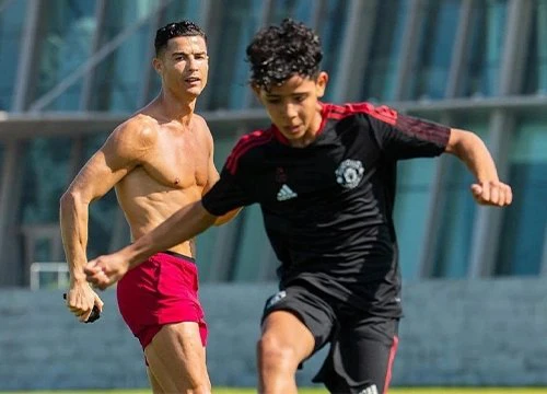 Ronaldo &quot;son&quot; cherishes a dream with his father to form a duo on the professional pitch