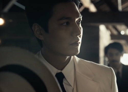 Chỉ 1 góc quay hơi lạ, Lee Min Ho đã bị netizen 'cáo buộc' dùng diễn viên đóng thế cho cảnh nóng trong 'Pachinko'?