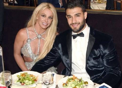 Britney Spears đã bí mật kết hôn với bạn trai, nữ ca sĩ còn gọi Sam Asghari là chồng