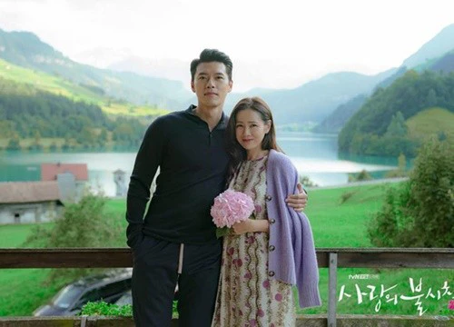 Hyun Bin - Son Ye Jin lần đầu hoạt động chung hậu tuyên bố kết hôn, làm gì mà được khen hết lời?