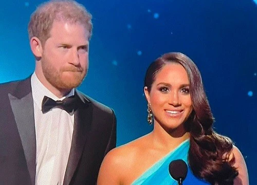 Khoảnh khắc cho thấy Hoàng tử Harry lộ rõ con người thật khi ở bên Meghan khiến dư luận cười chê