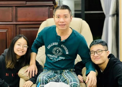 Lần hiếm hoi NSND Công Lý đăng ảnh bên 2 con