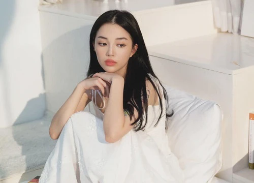 Linh Ngọc Đàm "nhăm nhe" lấn sân sang mảng thời trang, định làm fashionista hay gì đây?