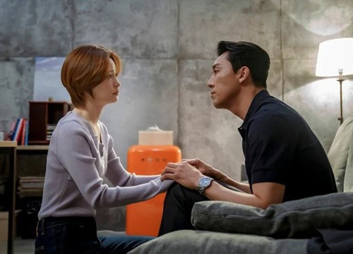 Triết lý tiểu tam ở Tuổi 39: "Tớ chưa ngủ với anh ấy lần nào, nên đừng gọi là ngoại tình"