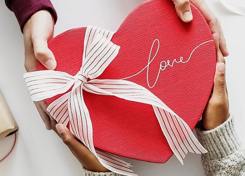Chồng đi công tác đúng ngày Valentine trắng, vợ nhận được tin nhắn đòi nhường chồng của kẻ thứ ba và màn "vả mặt" siêu dứt khoát khiến tiểu tam sợ hãi!