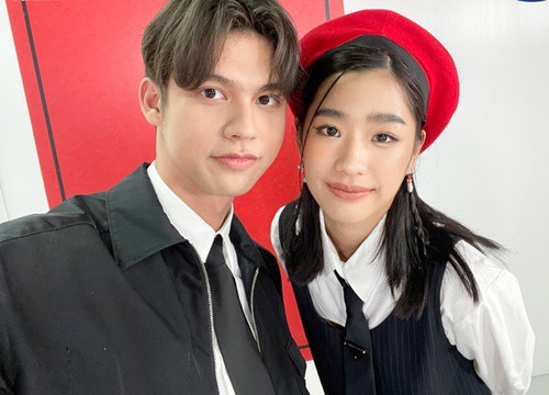 Quá chán nụ hôn của cặp Vườn Sao Băng bản Thái: Chàng hôn nàng như cá đớp mồi, thua xa Lee Min Ho - Goo Hye Sun vạn dặm!